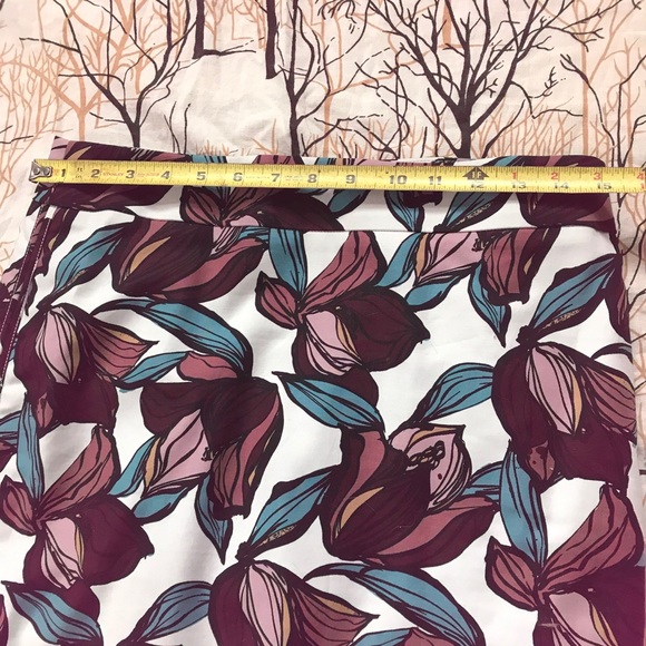 HP🎉 NWOT LOFT Gorgeous Floral Pencil Skirt Size 6 - Picture 13 of 13